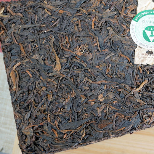 2006年勐库戎氏乔木王砖普洱生茶 1000克一片大砖 真品干仓高性价比好生茶 勐库戎氏经典茶 顶流高货系列 商品图9