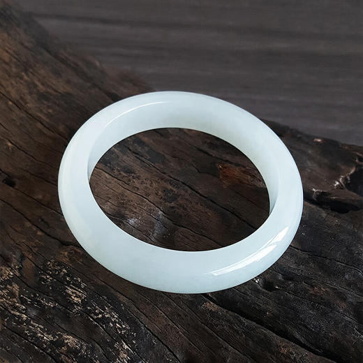 【天然正品】天然完美无杂裂收藏级老坑莫西沙料糯冰种白月光白底55.5号翡翠手镯  290123NJS04 商品图3