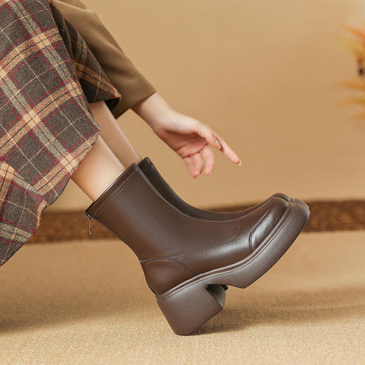 小个子显高厚底弹力瘦瘦靴防水台粗跟韩系小短靴女轻底秋冬款靴子 商品图1