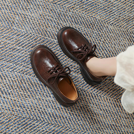 小皮鞋女2025春款系带复古英伦风圆头粗跟单鞋高级感擦色乐福鞋 商品图6