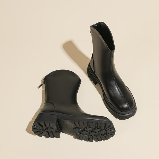 V口显直2023年新款短靴女圆头复古粗跟短筒瘦瘦靴马丁靴子女单靴 商品图3