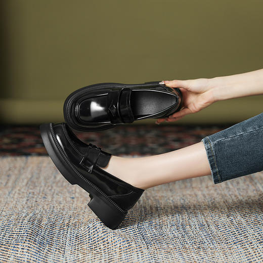 乐福鞋女2025春季新款复古甜酷风一脚蹬单鞋女圆头擦色粗跟小皮鞋 商品图5