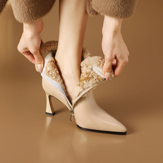 优雅个性，尖头真皮拼接真毛内里高跟短靴SJS-D817-948 商品图1