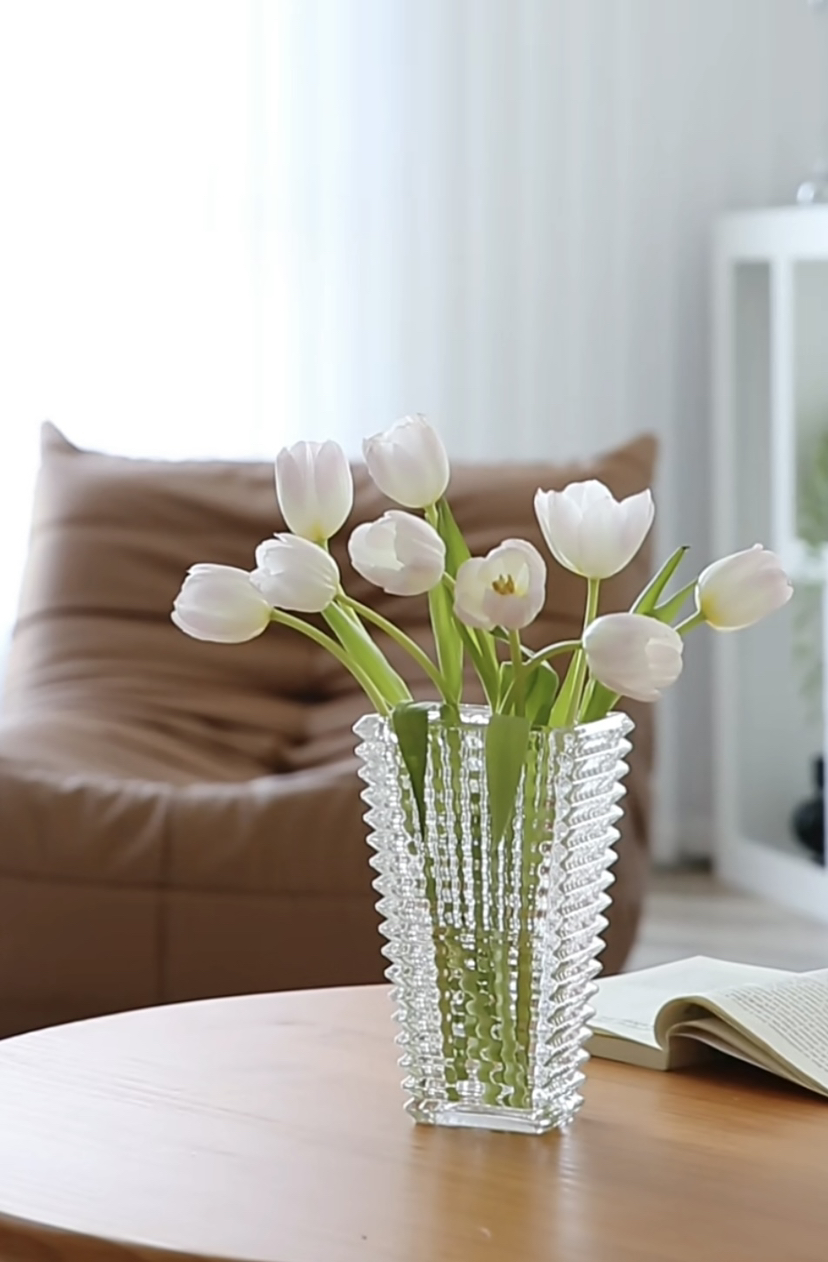 特价：ins风 北欧轻奢璀璨水晶玻璃花瓶15.9（尺寸：长10.5 cm、高18 cm，现货 下单即可到店自提）