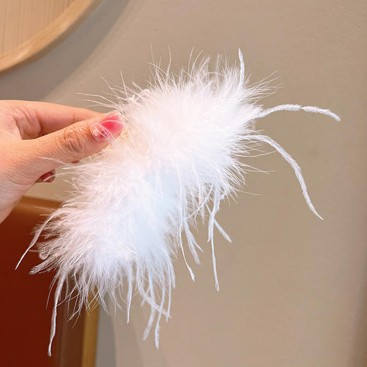 【张予曦同款】鲨鱼夹秋冬款羽毛抓夹高端感鸵鸟毛发夹后脑勺毛毛发抓超仙头饰 商品图6