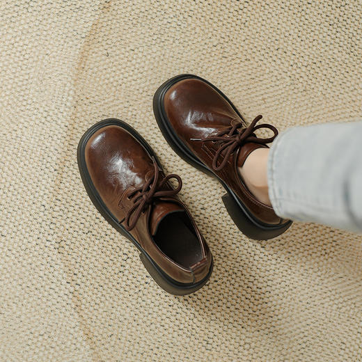 精致女生英伦厚底小皮鞋女2025春季新款粗跟松糕底系带玛丽珍单鞋 商品图6