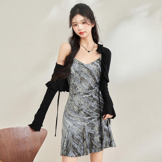 法式浪漫感吊带裙两件套女新款针织开衫搭连衣裙套装V0340193 商品图0
