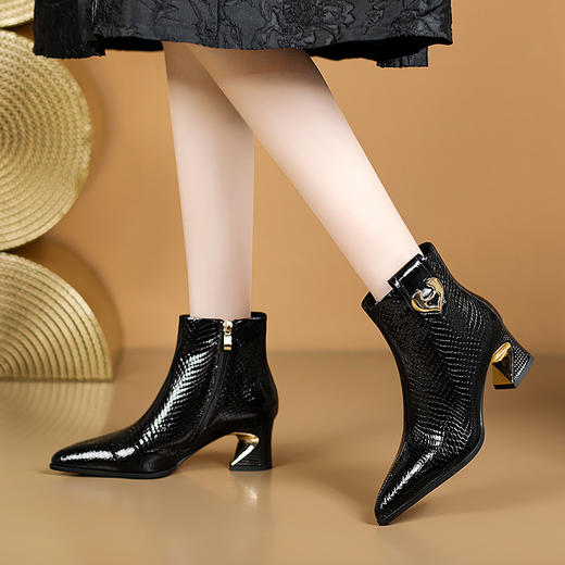 OLD D115-5漆皮尖头时尚水钻侧拉链粗跟马丁靴 商品图3