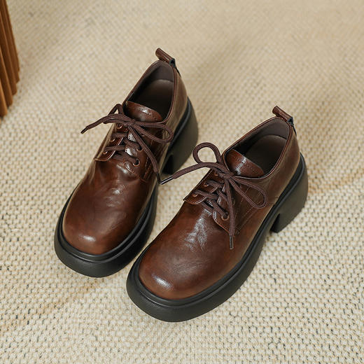 精致女生英伦厚底小皮鞋女2025春季新款粗跟松糕底系带玛丽珍单鞋 商品图3