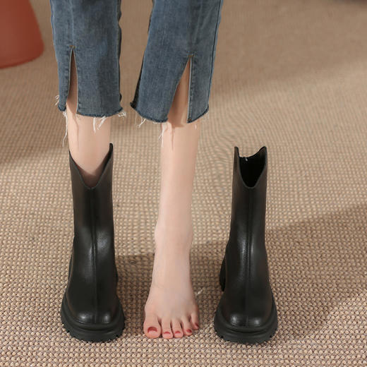 爆款葡萄妈同款短靴秋冬新款马丁靴韩版百搭粗跟厚底圆头靴子女 商品图1