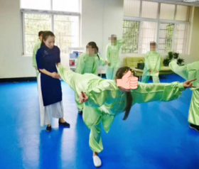 突然火了！🔥肾脏最喜欢的养生动作，比跑步还有效，很多人还不知道...