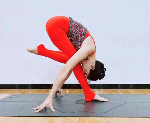 爆款好货 新年经典款 假两件背心  镂空美背罩衫-小红玫瑰 商品图1