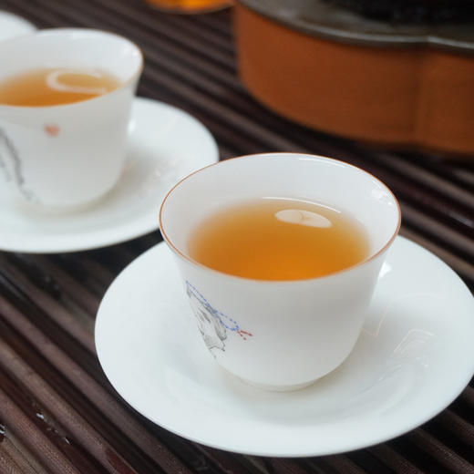 2010年昆明茶厂昆明铁饼普洱生茶经典 一片380克干仓真品经典昆铁 高性价比好仓储很香 好撬 商品图11