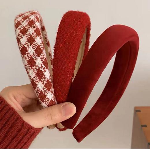 新年好物！【丝绒发箍！优雅复古迷人】2024秋冬复古港风酒红色丝绒发箍，格纹法式海绵高颅顶头箍 精致 舒适 轻奢 商品图3