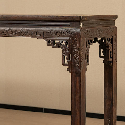 清中期 红木束腰马蹄腿花卉纹条桌 商品图1