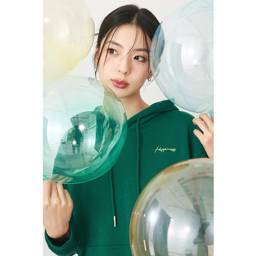 【严选】诗凡黎春精致小字母刺绣图案合身版连帽卫衣SF1200231 商品图3