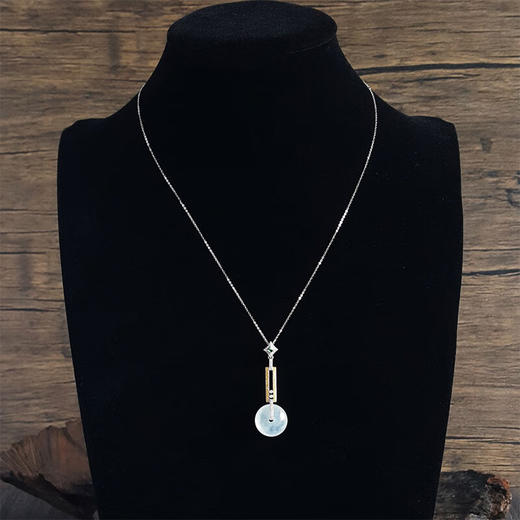 【天然正品】A货翡翠天然高冰种平安扣造型翡翠宝石矿工款AU750精品白金镶钻吊坠项链43.6*15.1*8.1MM  280723NJM22 商品图3