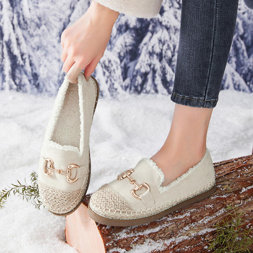 西遇一脚蹬渔夫鞋女新款冬季法式金扣乐福鞋平底加绒毛毛鞋V0034436 商品图2