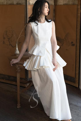 Ashlyn  奶油色/黑色william解构马甲