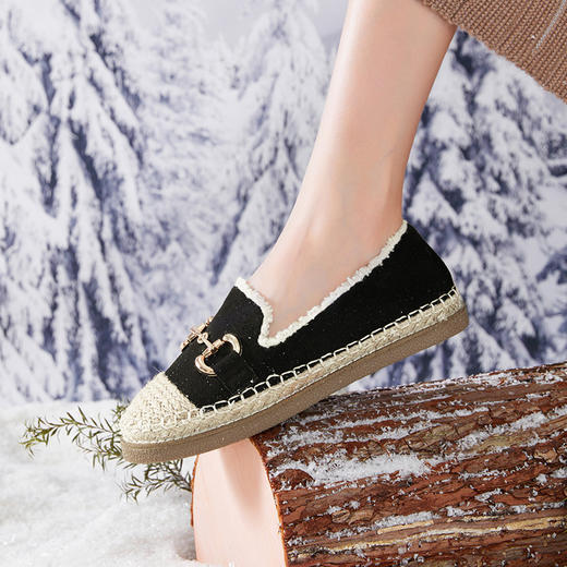西遇一脚蹬渔夫鞋女新款冬季法式金扣乐福鞋平底加绒毛毛鞋V0034436 商品图1
