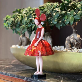 冯令刚《花髹》然女孩