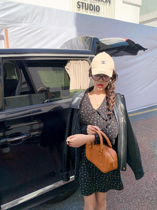 <曾小咸推荐>  娃娃领黑色碎花连衣裙  商品图2