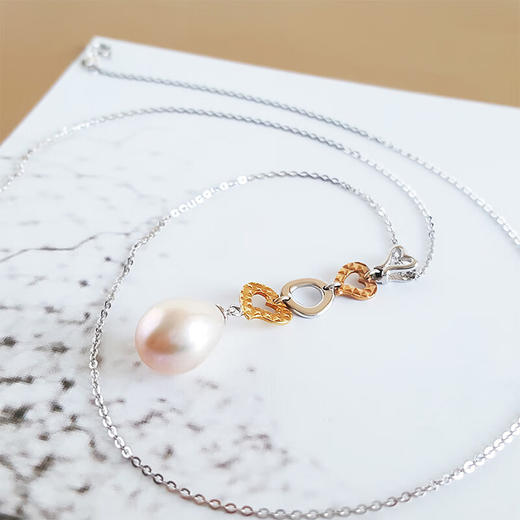 【天然正品】周大福AU750双色金镶天然8.6*11.2MM水滴形香槟色珍珠吊坠项链39.2*8.6*8.6MM（皆取最大值）现售价：1280！171123NJM20 商品图2