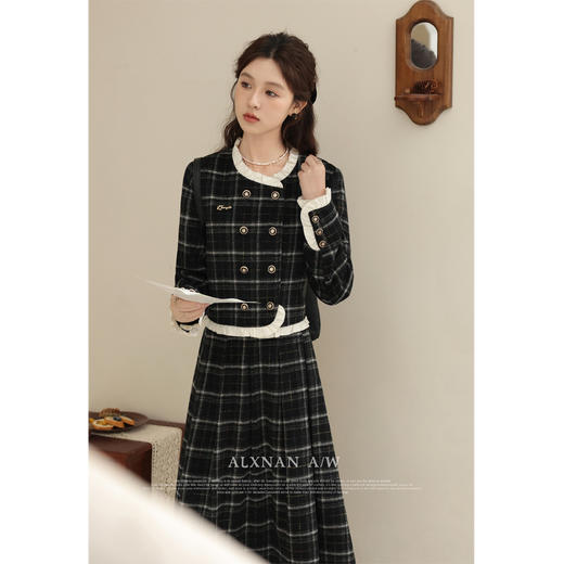 鹿向南《柏林艺术生》通勤气质格子时尚套装女秋冬款活泼减龄裙子 商品图0