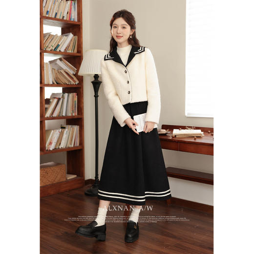 鹿向南《又见罗马》翻领修身百搭短外套秋法式设计感上衣LXN32693 商品图5