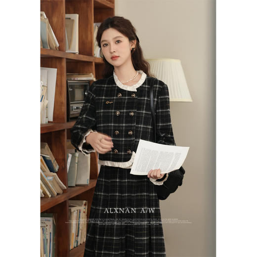 鹿向南《柏林艺术生》通勤气质格子时尚套装女秋冬款活泼减龄裙子 商品图1