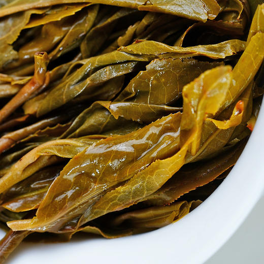 【二爷老海塘】2023年头春头采云南八大名茶之一普洱茶生茶357g/饼 拍5发6 商品图3