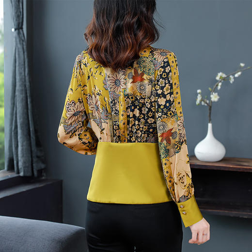 KQLA83N6918缎面印花衬衫女2024春季新款长袖衬衣气质西装领上衣收腰显瘦上衣 商品图3