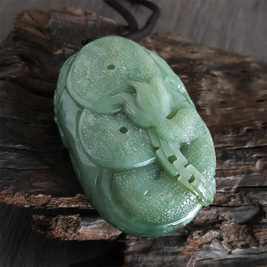 【天然正品】天然精品无黑点精品龙造型和田玉碧玉（飞黄腾达、吉祥高贵）手把件85.0*54.7*40.9MM（皆取最大值） 商品图2