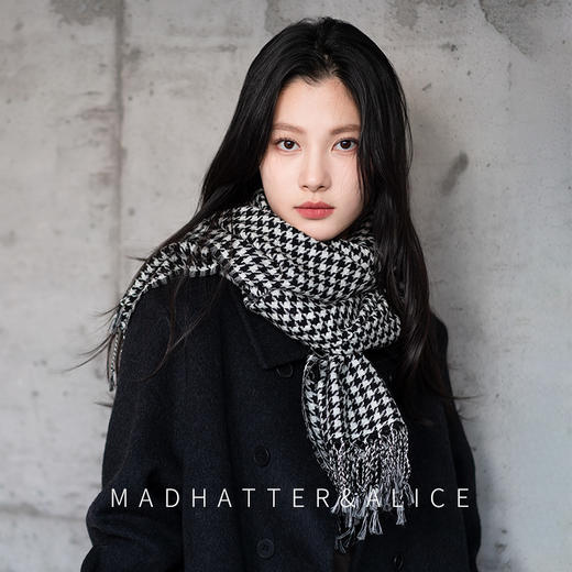 WJ125 疯帽子与爱丽丝纯羊毛千鸟格围巾 黑白逛街保暖披肩长款围脖潮秋冬23新品 商品图0