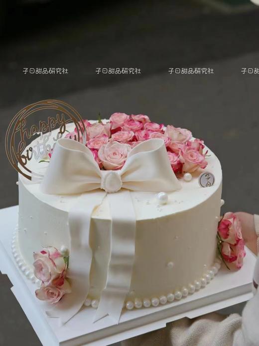 鲜花蛋糕（鲜花类似/介意勿拍/提前6小时预订） 商品图0
