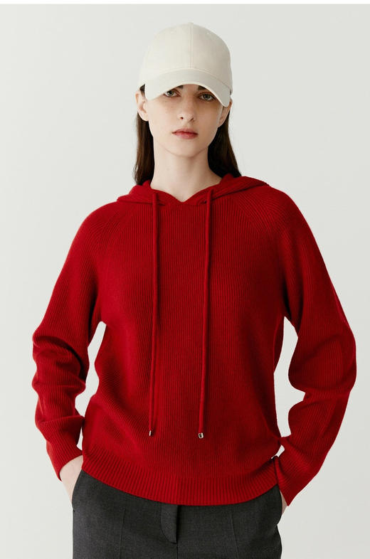 “软黄金”羊绒连帽套衫 手感柔软蓬松，质地轻盈，鱼鳞针法，丰富肌理感 版型偏宽松不挑人 商品图0