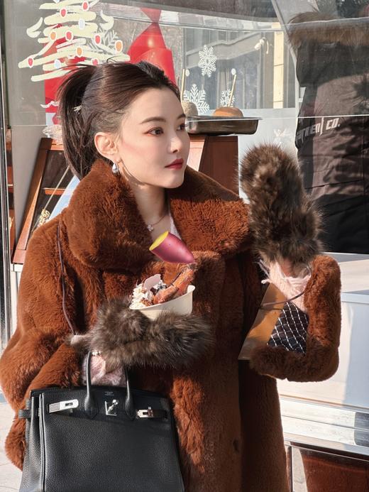 DUO智仙生 富贵抱抱熊美拉德棕色系玩具熊可爱系环保皮草 商品图0