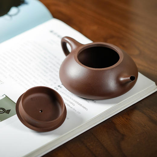 梵匠丨纳瓢 70年代老紫泥 宜兴原料紫砂壶 200CC 收藏级紫砂艺术品 经典实用器型 商品图4