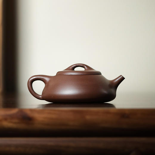 梵匠丨纳瓢 70年代老紫泥 宜兴原料紫砂壶 200CC 收藏级紫砂艺术品 经典实用器型 商品图1