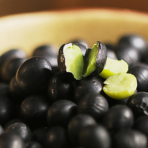 *自营*绿心黑豆330g*2大罐。山东产区种植。绿芯黑皮大豆。 商品图0