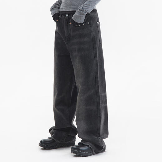 CryingCenter 黑色装饰铆钉袋口洗水毛边直筒休闲牛仔裤 哭喊中心 商品图0