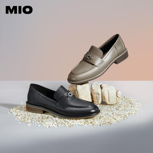 MIO米奥春季纯色低跟乐福鞋金属饰扣复古时尚质感单鞋女鞋M241539092 商品图0