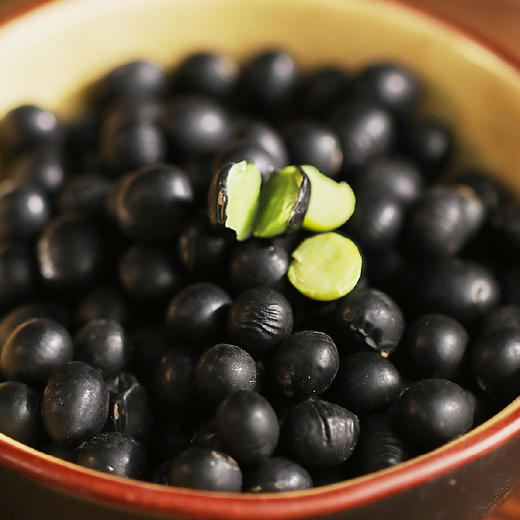 *自营*绿心黑豆330g*2大罐。山东产区种植。绿芯黑皮大豆。 商品图3