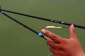  据说冬天这样带饵调漂，大板鲫嘎嘎上，强力推荐！ 