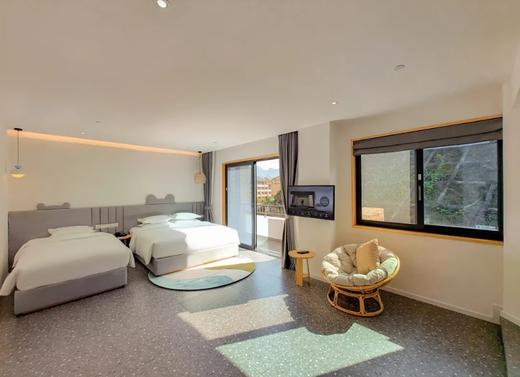 【瓦屋山汀颐酒店】瓦屋山免门票徒步太香了！趁瓦屋山居重磅升级森林汤泉对外开放~春促￥198抢，卧房+双早+汤泉票2张~ 商品图3