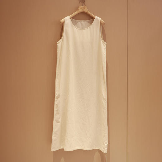 【抖音专属】【春满人间系列】宽肩吊带裙（24718076-凝脂） 商品图0