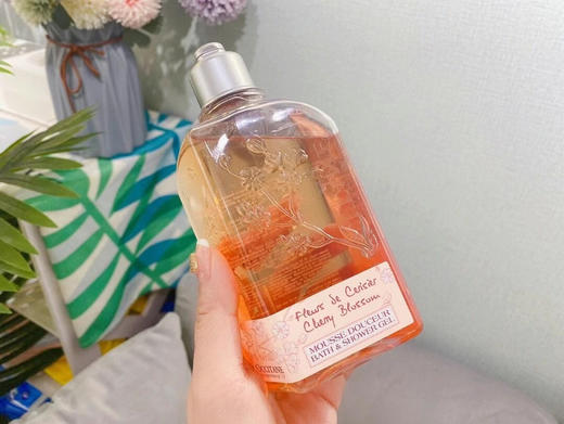 欧舒丹樱花沐浴露250ml 商品图0
