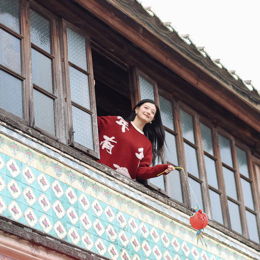 绽放012朵/【年服系列】年年有鱼提花浣熊绒羊毛针织衫红色毛衣 商品图1