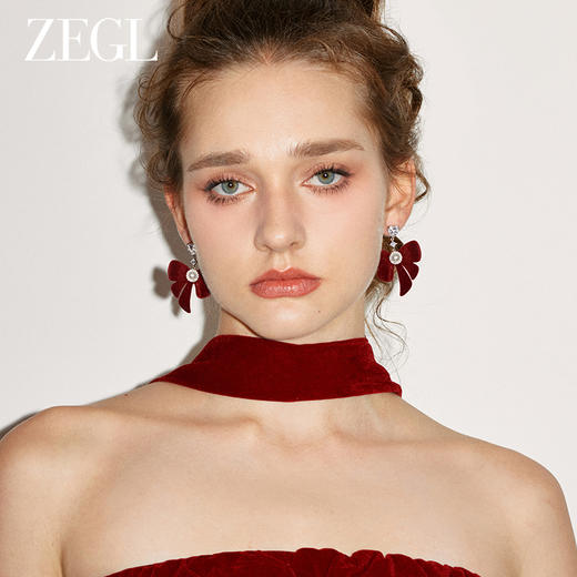 ZEGL设计师新年系列蝴蝶结耳环女红色毛绒法式耳钉人造珍珠耳饰品 商品图4