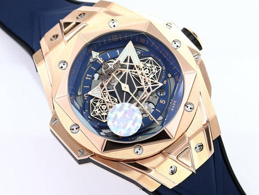 NOOB  FACTORY 宇舶(恒宝)HUBLOT全新Big Bang Sang Bleu II 刺青腕表  再次与知名刺青工作室Sang Bleu合作，推出又款利用几何图形巧妙构思的刺青ll腕 商品图11